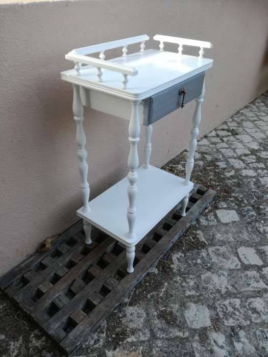 Mesa de cabeceira