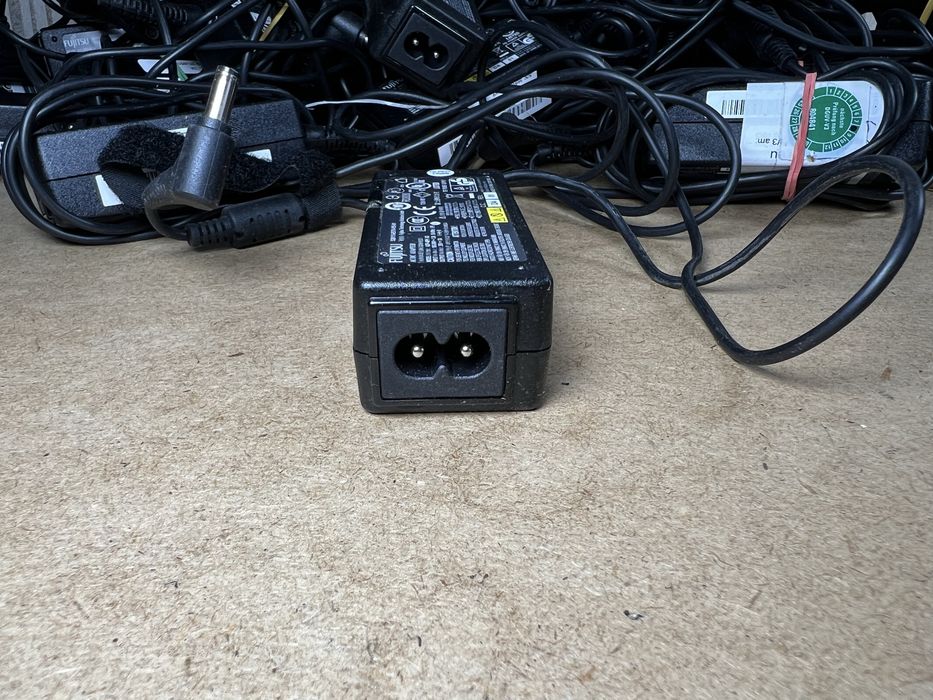 Блок питания Fujitsu ADP-40PH AD,20V,2A, 40W,5.5x2.5мм