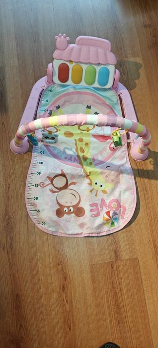 Tapete de actividade com piano