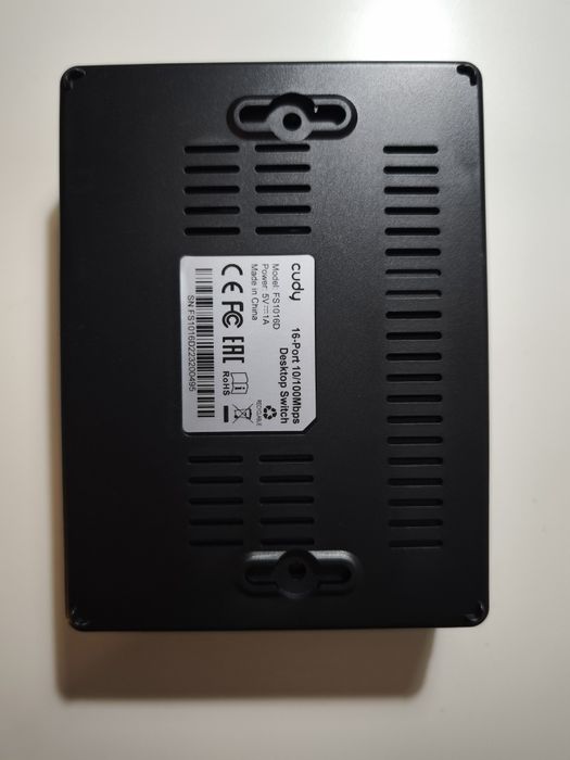 Switch Cudy 16 ports 10/100Mbps + 2x Hub TP-link UE330