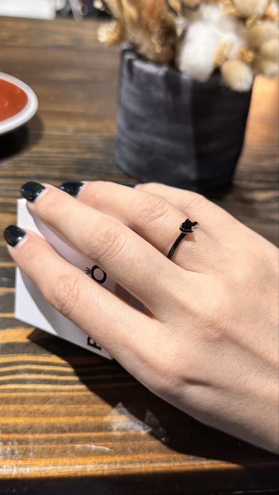 Чорна каблучка з емаллю Пандора Pandora 925 проба