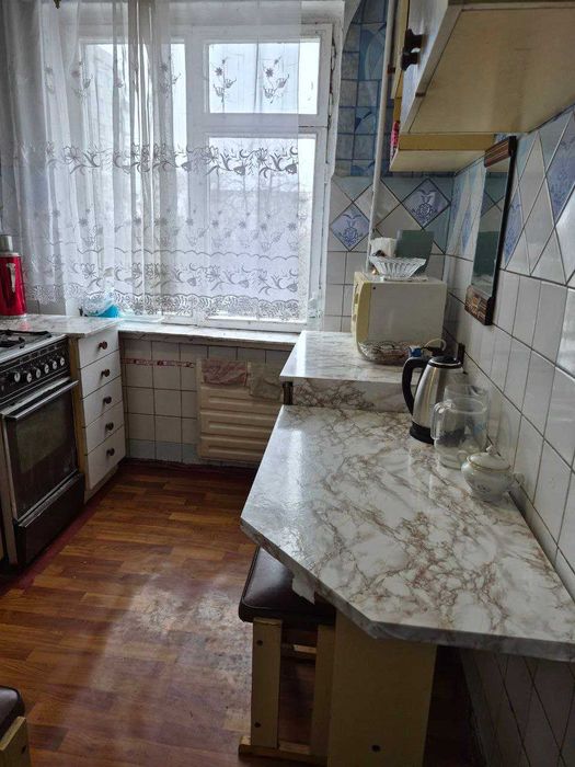 Продам 3 кімн. квартиру в р-ні 3 лікарні. 4/5 пан. будинку. 37000