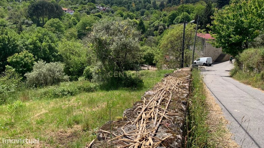 Terreno Urbano com 10546,49 m2 Junto ao Bar Periferia em Santo António — Cantar-Galo E Vila Do Carvalho, Castelo Branco
