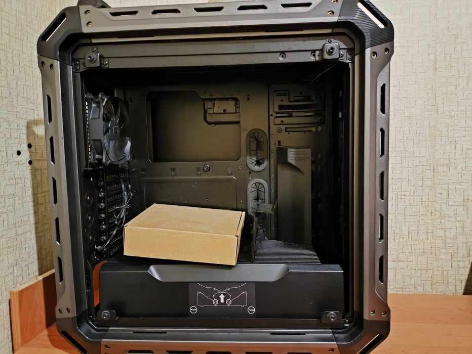 Корпус Cougar Panzer Max-G