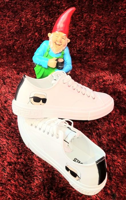 Sapatilhas KARL LAGERFELD. couro. Tamanho 40. 200€