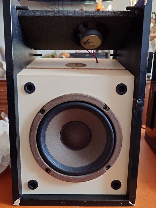 Kolumny Bose 205