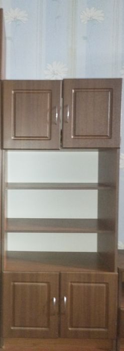 Продам сучасну б/у стінку в вітальню модульна (4 модуля) 2м*3м*42см