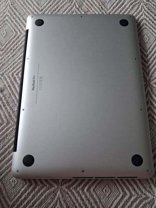 Mackbook pro A 1502  i5 z 8 gb ram ssd 512