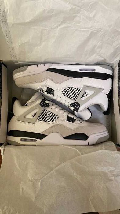 Jordan 4 Retro Military Black buty sportowe R.39