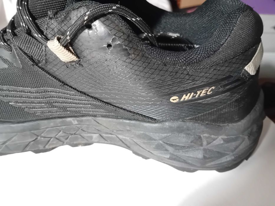Tenis hi-tec waterproof 43