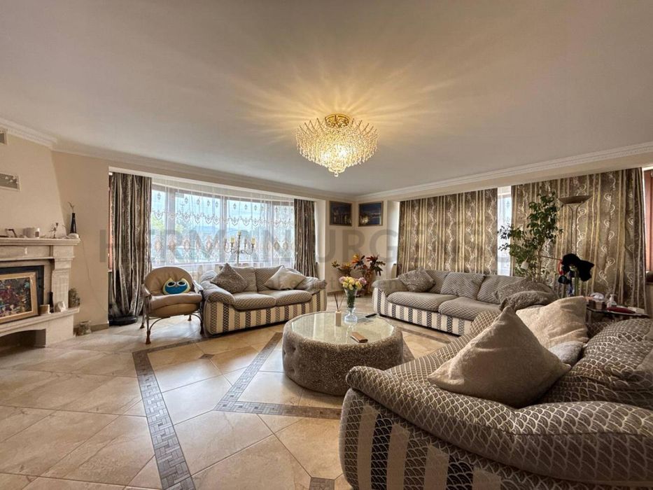 Продаж будинку 290 м.кв / 12 соток / Баранинці