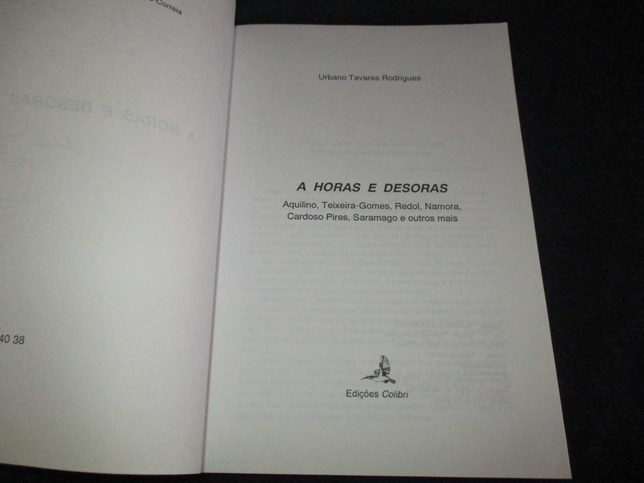 Livro A horas e desoras Urbano Tavares Rodrigues Autografado