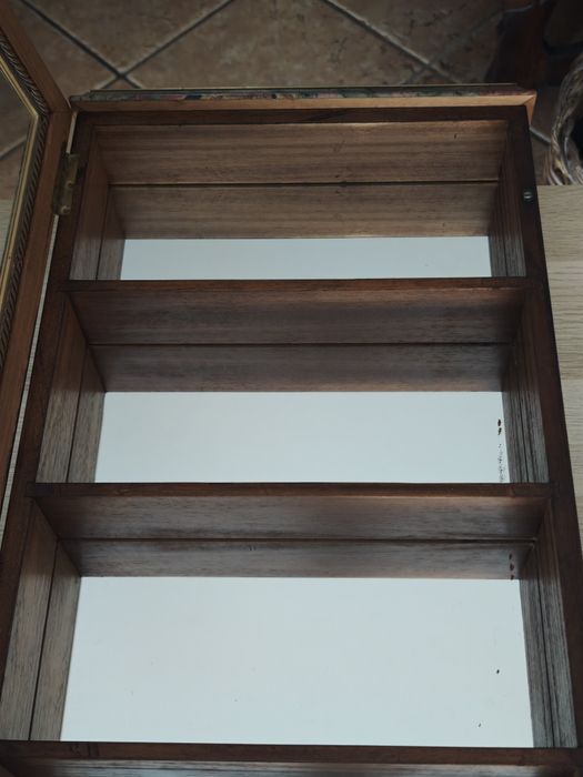 Vitrine de parede antiga