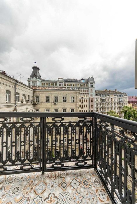 3 к.кв. в центрі Бул.Шевченка 9/28. Світло не вимикають .Без %