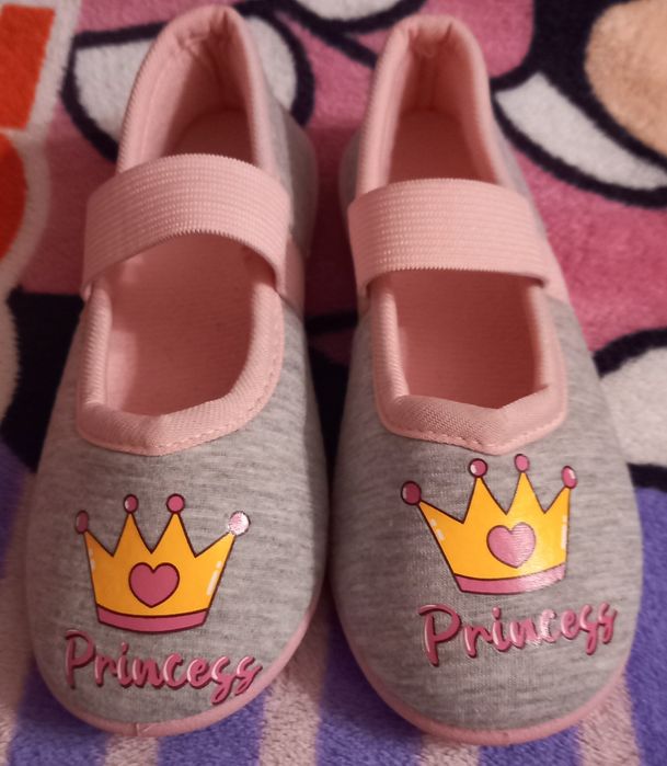 Nowe papcie dziewczece Princess 25 (16,2 cm)