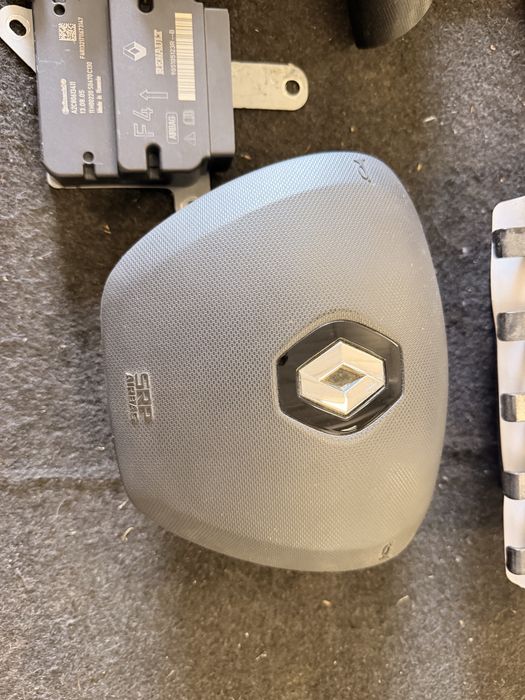Airbag pasy napinacze poduszki captur I renault