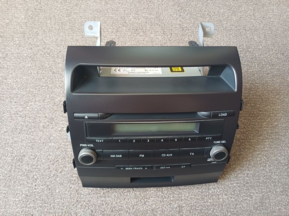 Продам магнітолу Оригінал Toyota Land Cruiser 200