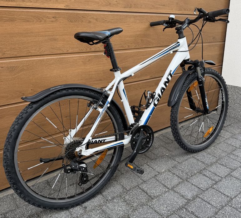 Rower górski Giant Revel 26 cali, biało-czarno-niebieski rama M