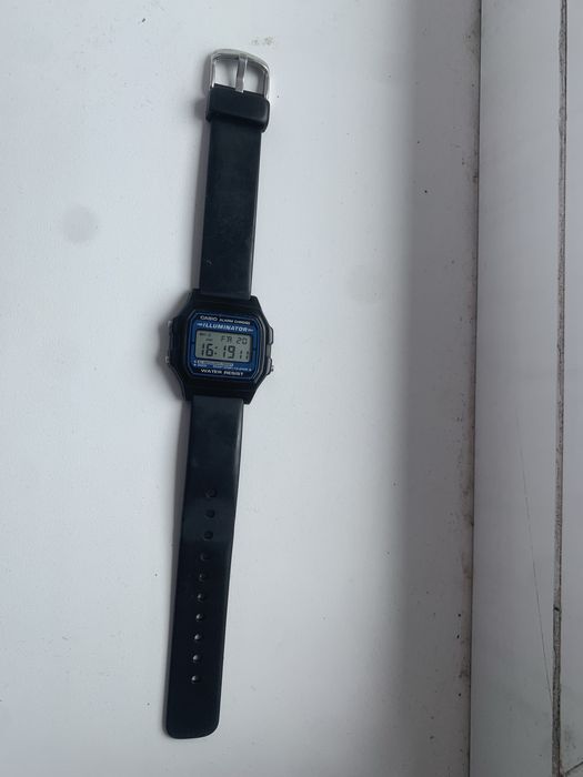 часи Casio F-105
