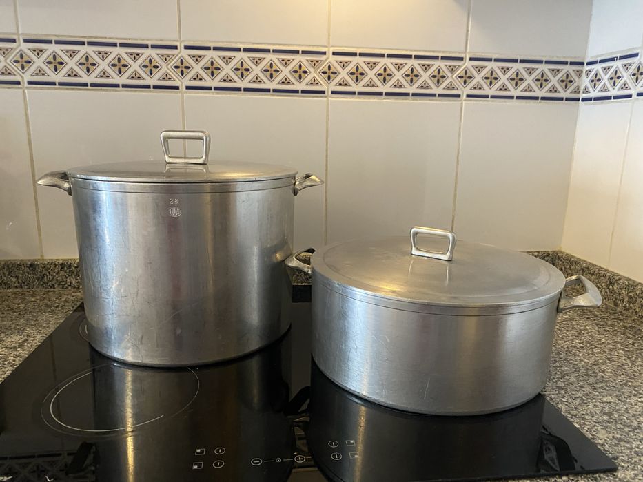 2 Panelas de Ferro Tamanho 28