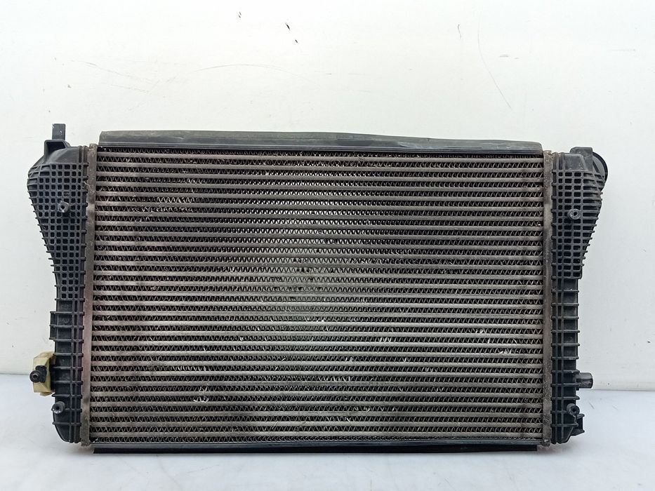 Radiador do intercooler VOLKSWAGEN Golf VI (5K1)