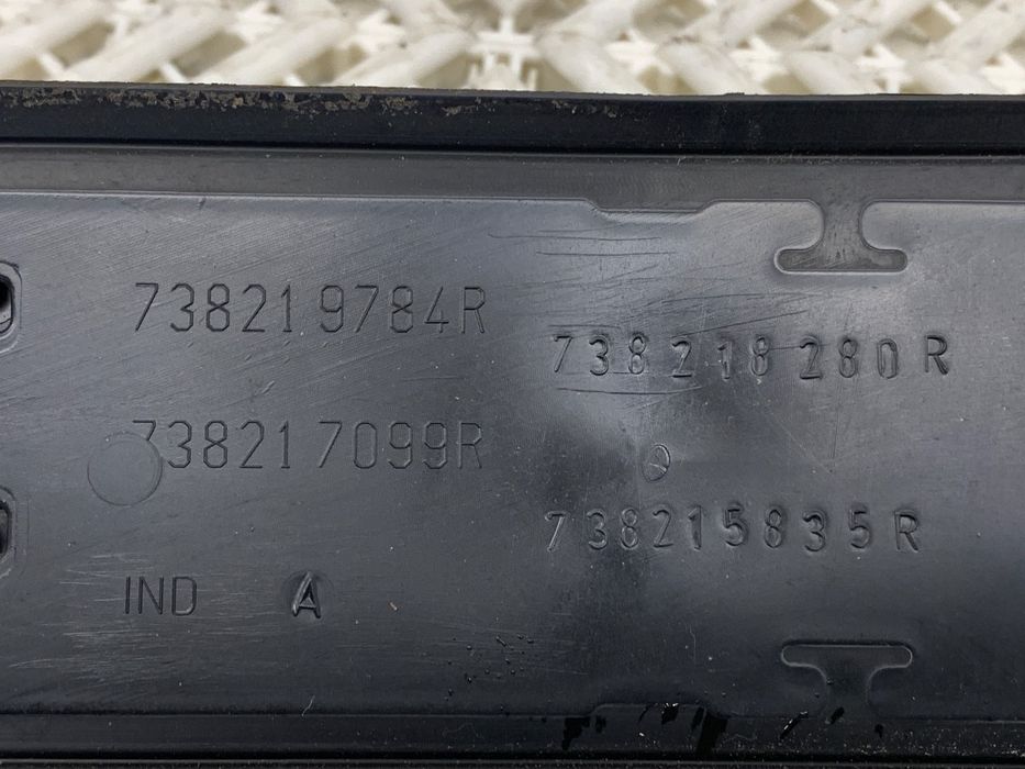 RELINGI DACHOWE KOMPLET DACIA DUSTER Hatchback 738219784R