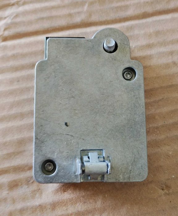 TESLA model Y Radar Czujnik Sensor 1607917-90-G