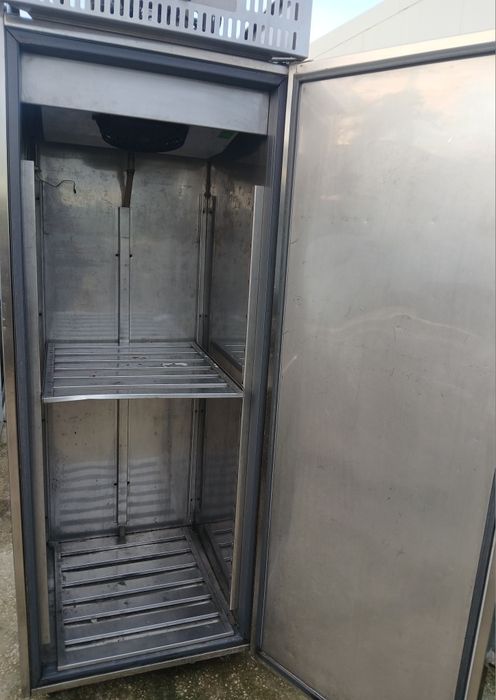 Frigorifico inox para restauração  a funcionar.