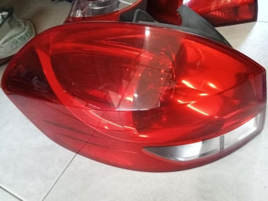 Farolim esquerdo Renault Clio III Break 05- / 8200588843