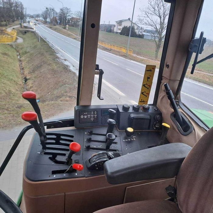 Ciągnik John Deere 6900. przedni TUZ, 7904 h. 140 KM