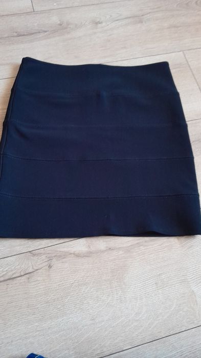 Spódnica czarna prążkowana TopShop 36