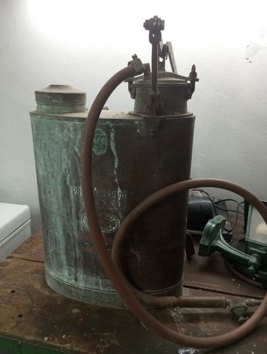 Pulverizador antigo