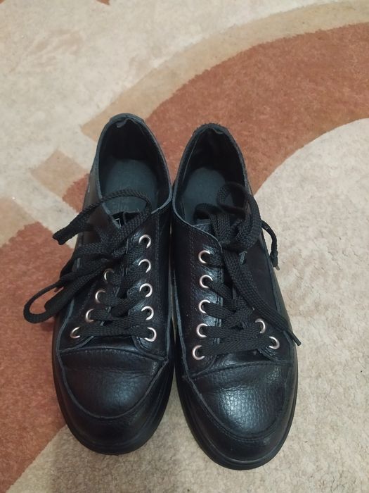 Взуття для дівчини