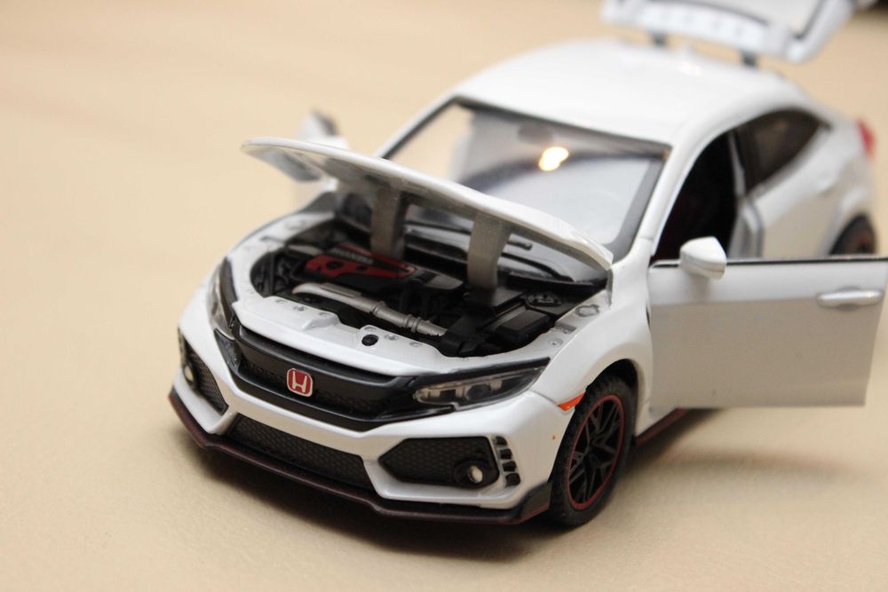Model samochodu jak HONDA CIVIC TYPE-R X 10 1:32 światła dźwięk