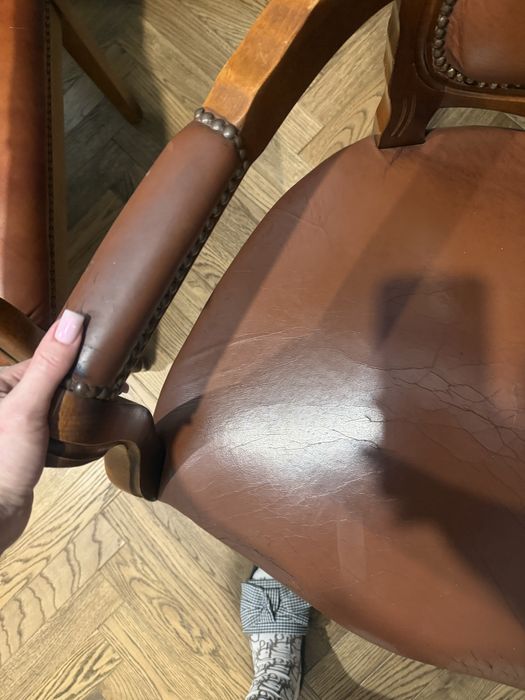 Fotel ludwikowski antyk skora