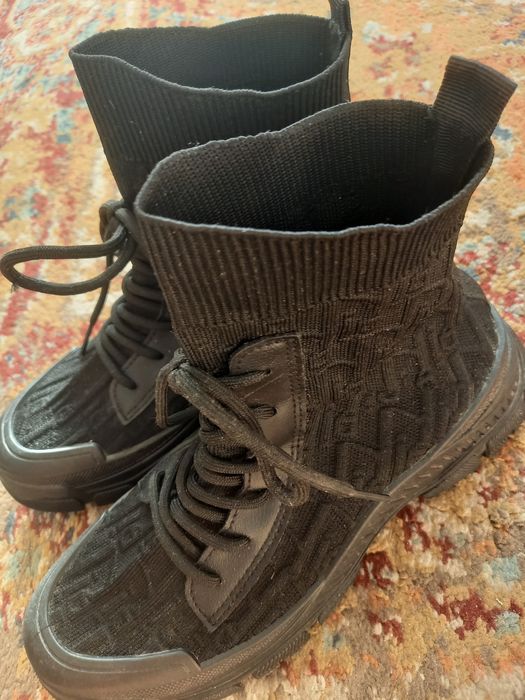 Czarne sportowe a'la trampki rozmiar 38 firmy Enplus