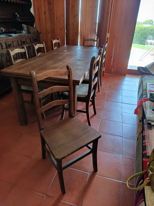 Mesa de jantar madeira macica castanho extensivel 15 cadeiras qualidade - DESOCUPAR