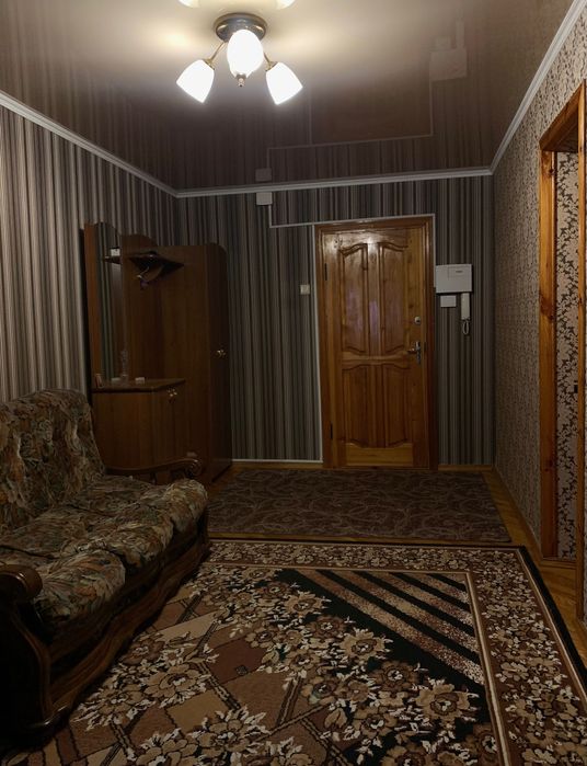 Здається окрема кімната для дівчини, без проживання власників