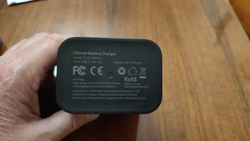 Зарядний кейс на 8 слотів AA 1,5V Li-Ion.