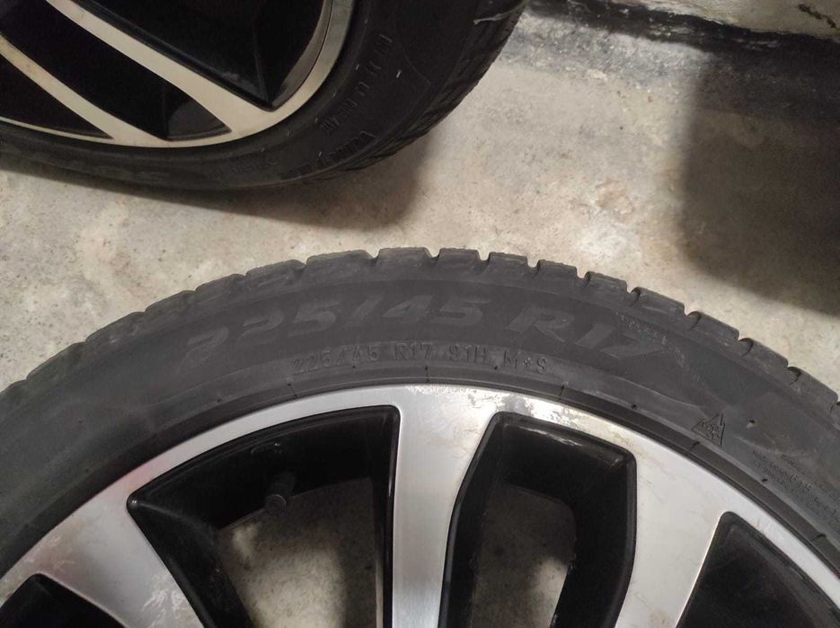 Felgi z oponami zimowymi  225/45 R17 FIAT TIPO 2018rok