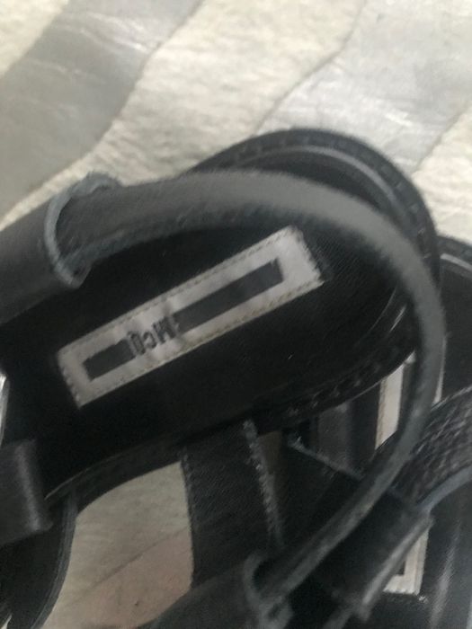 włoskie sandały MCQ