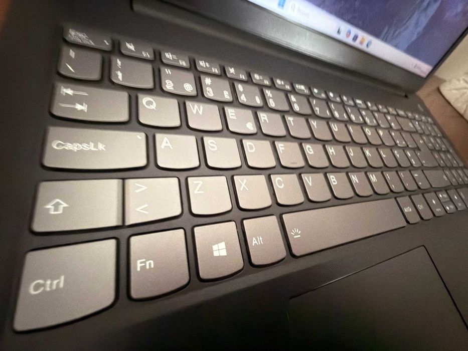 Lenovo V15 G2 ITL|15.6"FullHD|i3-1115G4|12G Ram|Ssd Nvme 256G|Garantia