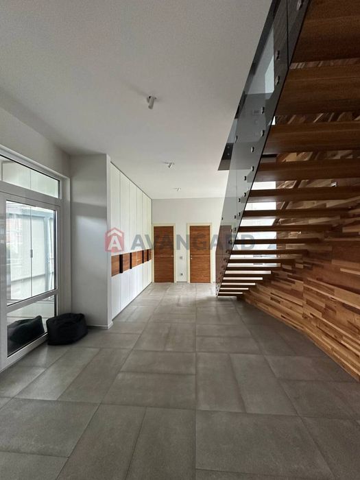 Сучасний маєток у Волоському- простір, комфорт і повна автономія!