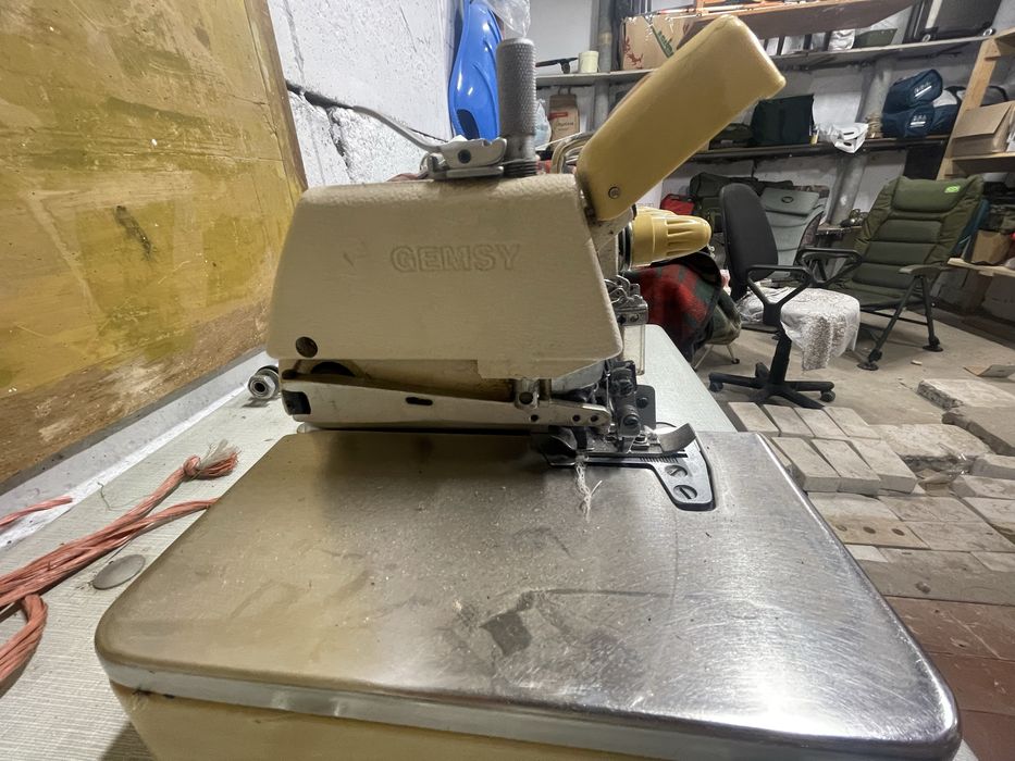 Оверлок Gemsy Gem737F