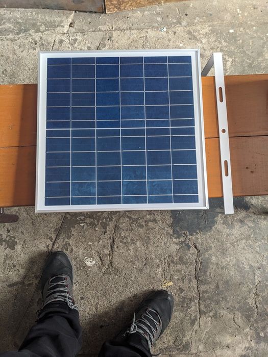 Продаю світильник, на сонці.