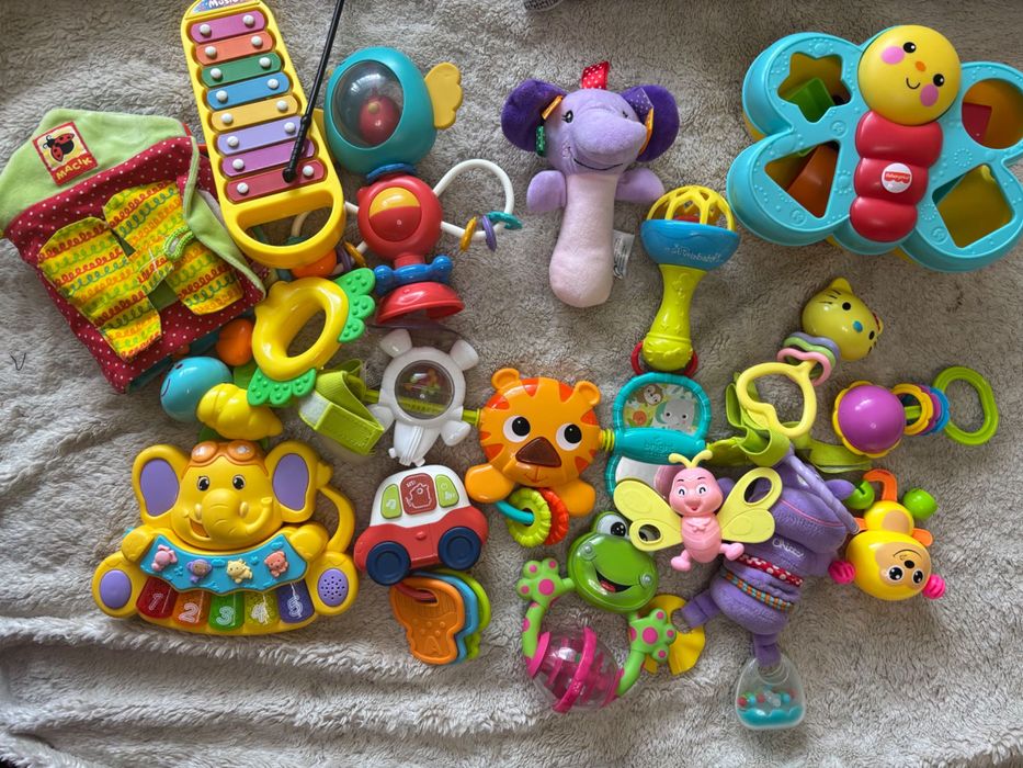 Іграшки брязкальцЯ і музичні