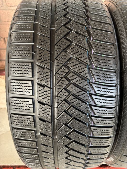 Пара зимових шин 225/35R18 Continental