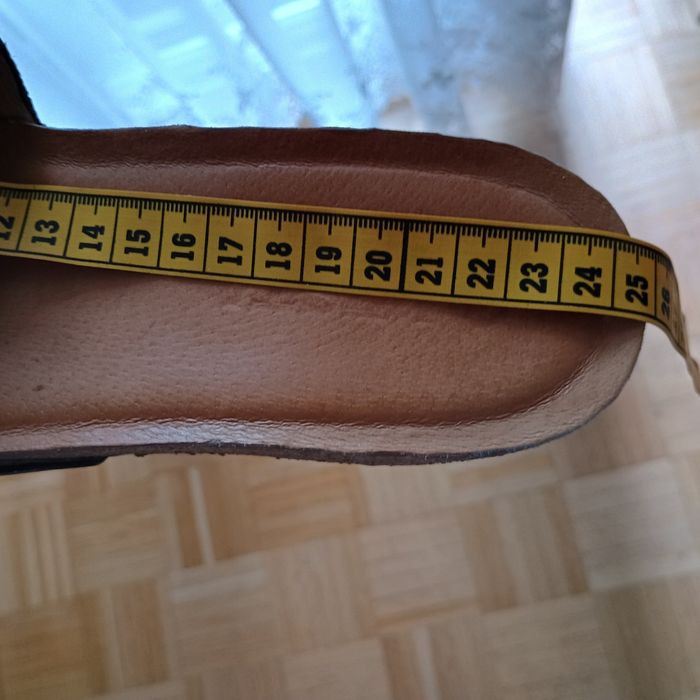 Klapki ze skóry naturalnej i korka, rozmiar 39.