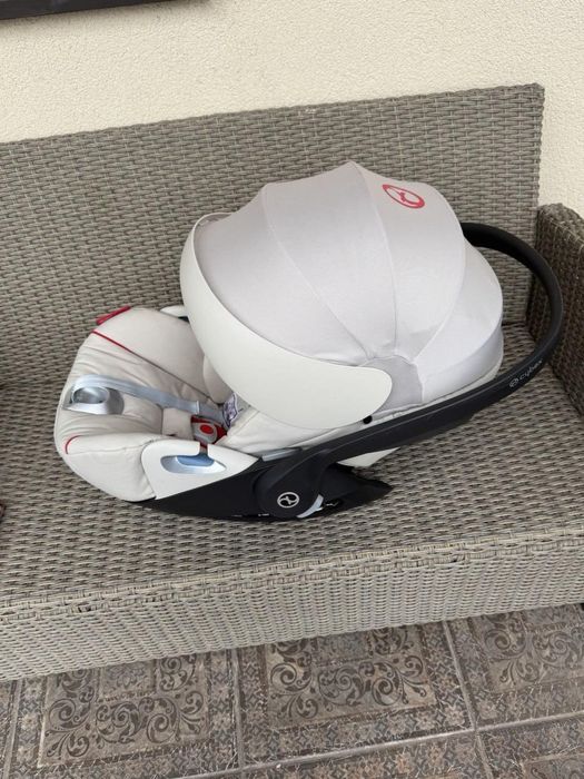 Автокресло Cybex Ferrari  Cloud Z в отличном состоянии