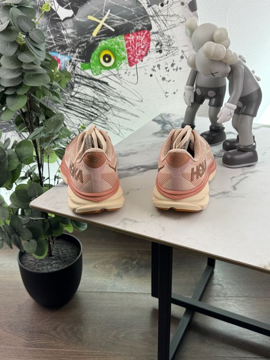Кросівки Hoka Clifton 9 39 розмір Е16485